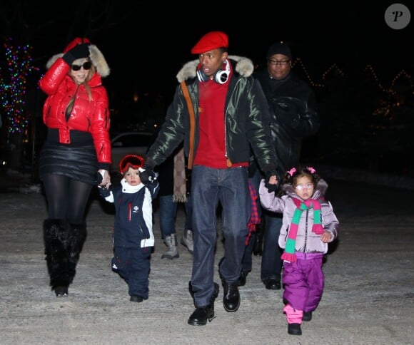 Mariah Carey, les enfants Moroccan et Monroe, et son époux Nick Cannon à Aspen, le 23 décembre 2013.
