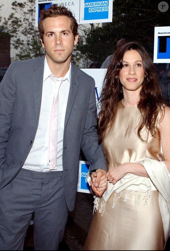 Ryan Reynolds et Alanis Morissette au Tribeca Film Festival le 11 mai 2003.
