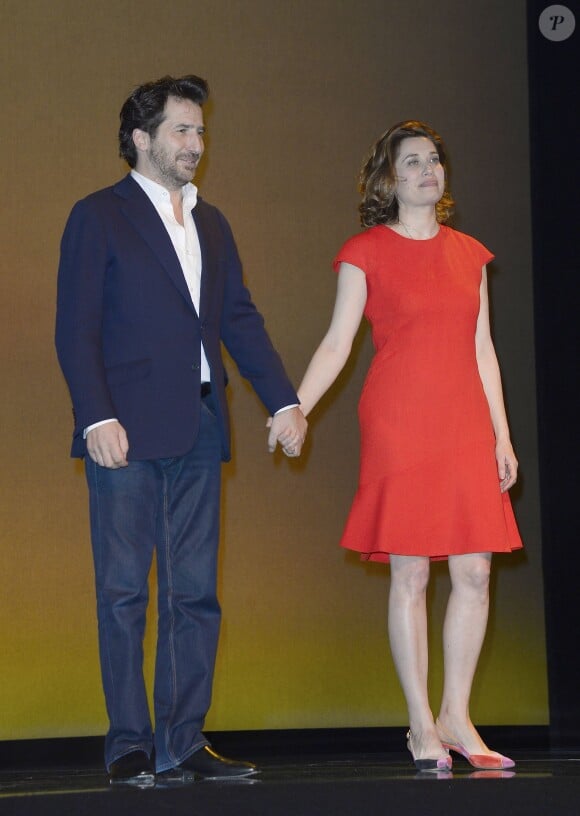 Edouard Baer et Emmanuelle Devos à la générale de la pièce "La porte à côté" au Théâtre Édouard VII à Paris, le 10 fevrier 2014.