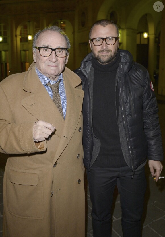 Claude Brasseur et son fils Alexandre à la générale de leur pièce "La porte à côté" au Théâtre Édouard VII à Paris, le 10 fevrier 2014.