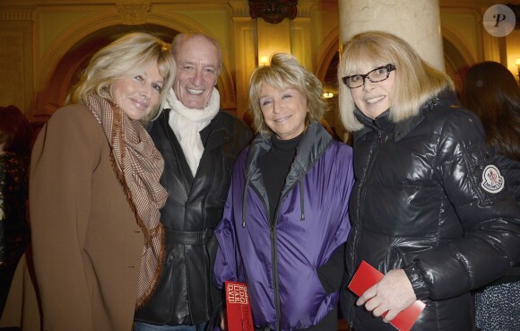 Maryse Gildas, Pascal Desprez, Danièle Thompson et Mireille Darc à la générale de leur pièce "La porte à côté" au Théâtre Édouard VII à Paris, le 10 fevrier 2014.