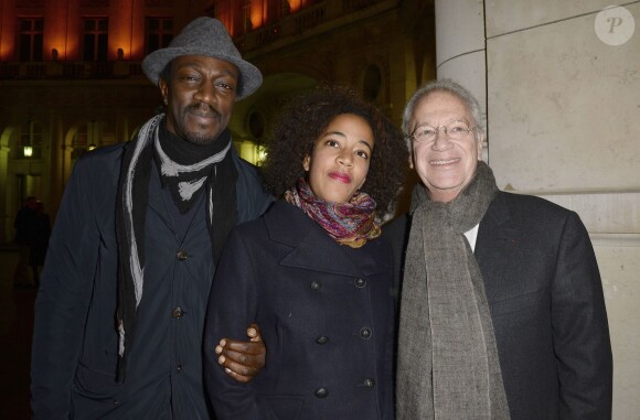 Marco Prince, sa fille Lola et Bernard Murat à la générale de leur pièce "La porte à côté" au Théâtre Édouard VII à Paris, le 10 fevrier 2014.