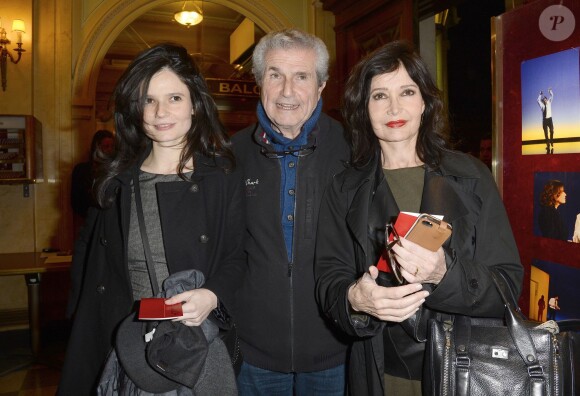 Evelyne Bouix, Claude Lelouch et leur fille, Salomé à la générale de leur pièce "La porte à côté" au Théâtre Édouard VII à Paris, le 10 fevrier 2014.