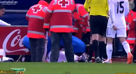 Cristiano Ronaldo, blessé par un briquet lancé depuis les tribunes du stade Vicente Calderon, le 11 février 2014 à Paris