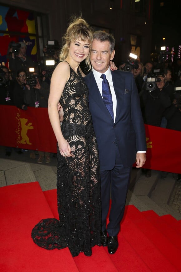 Imogen Poots, Pierce Brosnan à la première du film "A long way down" lors du 64e festival international du film de Berlin, le 10 février 2014.