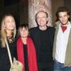 Philippe Geluck et sa femme Dany avec leurs enfants Lola et Antoine à Paris le 28 octobre 2003. 