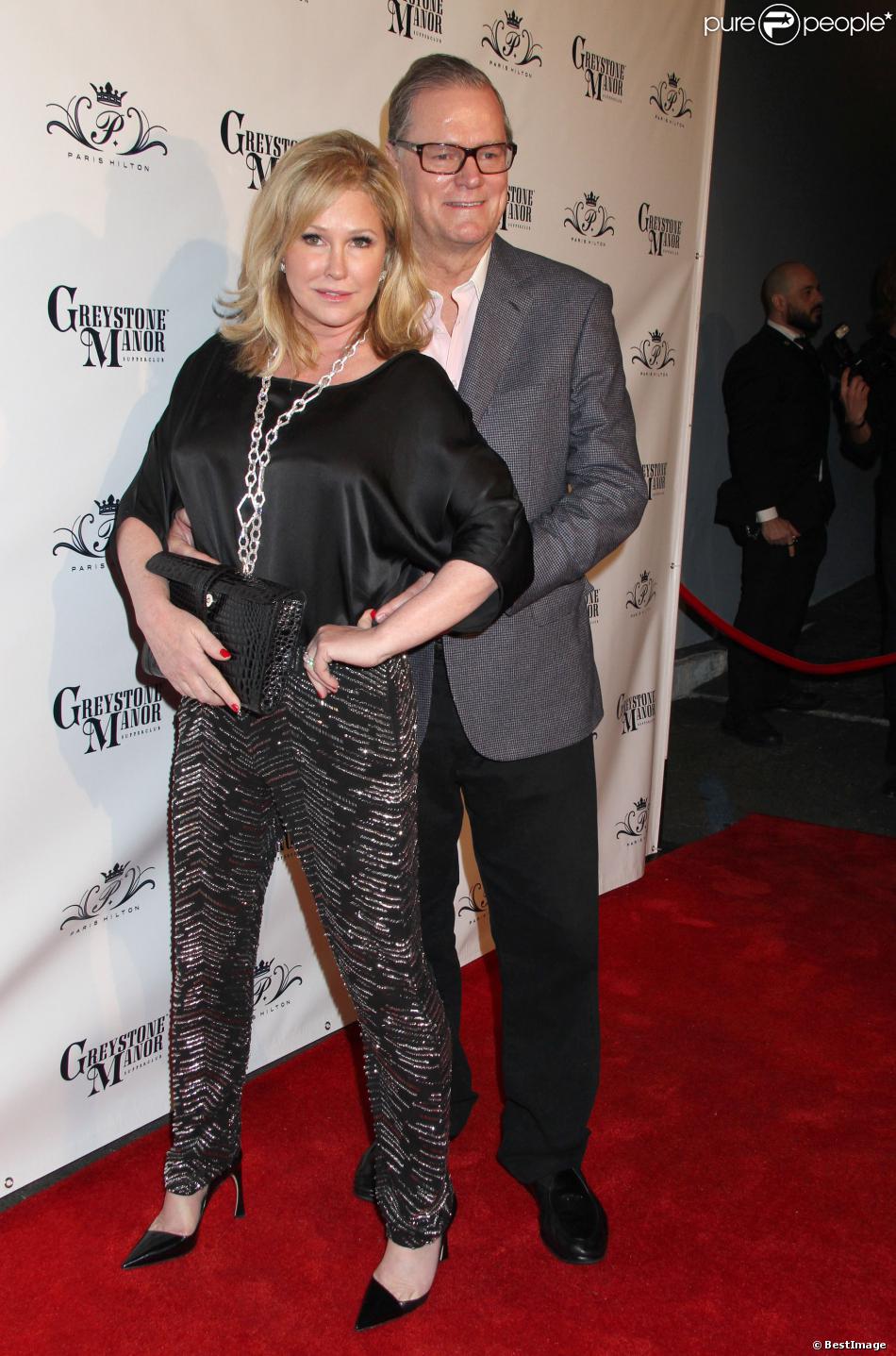 Kathy et Rick Hilton lors de la soirée d&#039;anniversaire de Paris au Greystone Manor à Los Angeles. Le 15 février 2014.