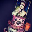 L'énorme gâteau offert à Paris Hilton lors de sa soirée d'anniversaire au Greystone Manor à Los Angeles. Le 15 février 2014.