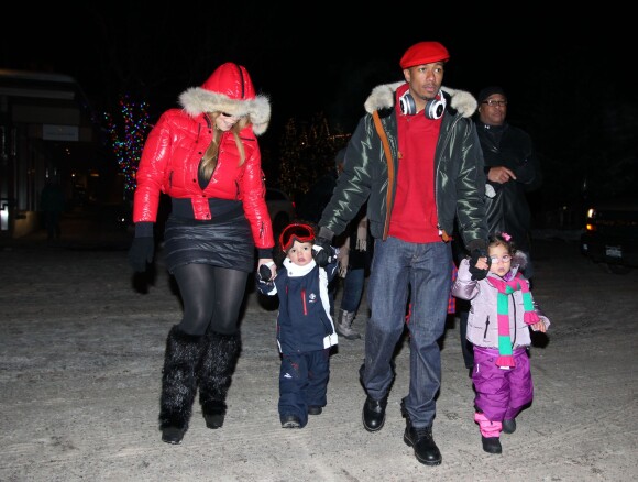 Mariah Carey, Moroccan Cannon, Nick Cannon, Monroe Cannon à Aspen, le 23 décembre 2013.