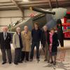 Le prince Harry en visite à l'Académie de vol Boultbee à Goodwood le 16 février 2014