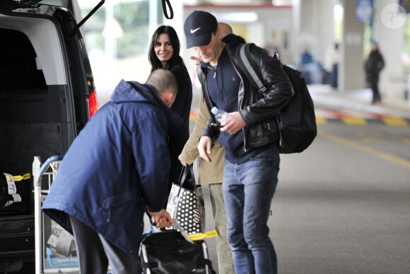 Exclusif - Courteney Cox arrive à Venise avec sa fille Coco Arquette et son petit ami Johnny McDaid, le 15 février 2014.