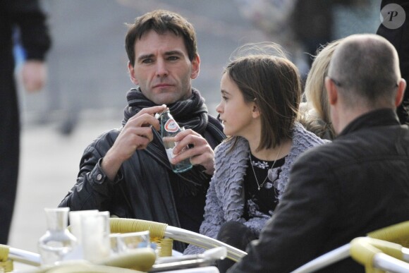 Exclusif - Johnny McDaid se promène avec Coco la fille de de sa petite amie Courteney Cox à Venise, en Italie le 18 février 2014.