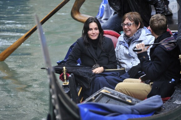 Courteney Cox avec sa fille Coco et son petit ami Johnny McDaid sur une gongole à Venise en Italie le 20 février 2014.