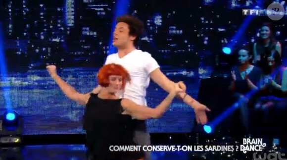 Fauve Hautot et Kev Adams dans Vendredi tout est permis, le 21 février 2014 sur TF1.