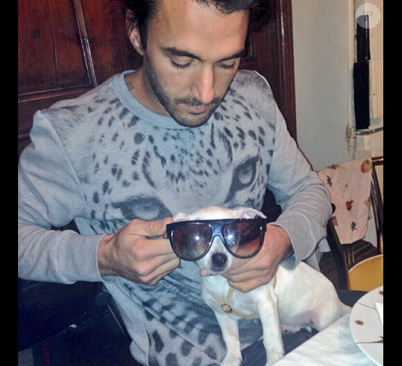 Tito Benattia : le chien de Nabilla et Thomas Vergara a son compte Instagram. Ici, avec Thomas