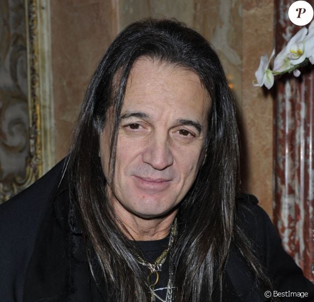 Francis Lalanne, unique et impulsif 'J'ai eu 5 procès pour coups et blessures' Purepeople