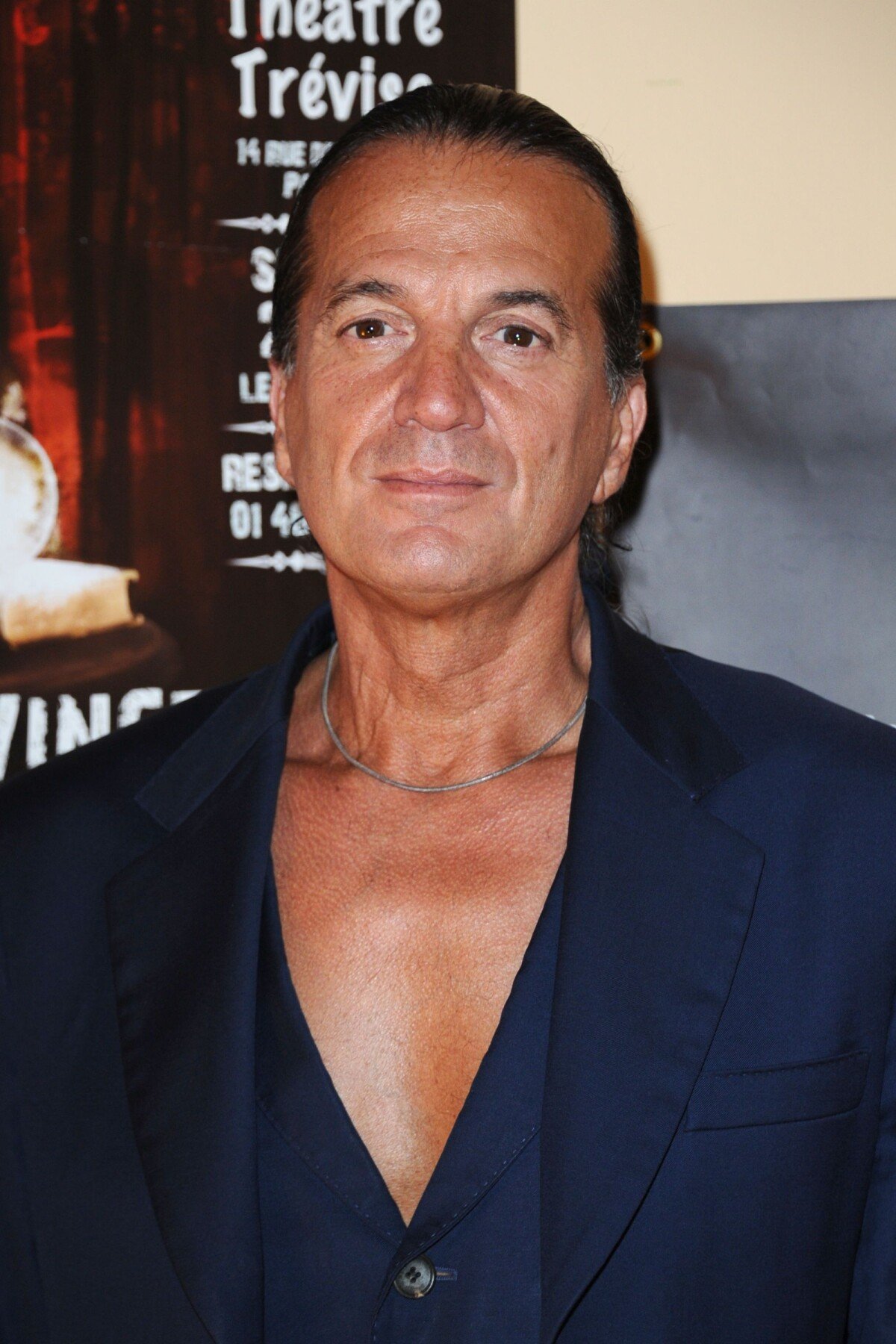 Vidéo Francis Lalanne à Paris, le 25 septembre 2013. Purepeople