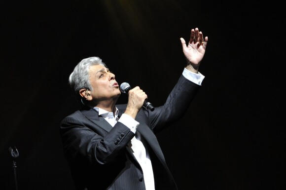 Exclusif - Enrico Macias fête ses 50 ans de carrière lors d'un concert exceptionnel sur la scène de l'Olympia à Paris le 22 Janvier 2013
