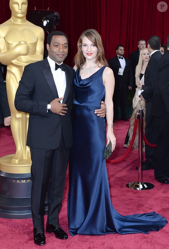 Chiwetel Ejiofor et Sari Mercer à la 86e cérémonie des Oscars, à Los Angeles le 2 mars 2014.