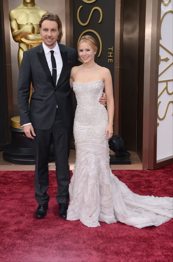 Kristen Bell et Dax Shepard à la 86e cérémonie des Oscars, à Los Angeles le 2 mars 2014.