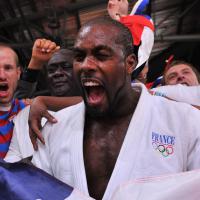 Teddy Riner blessé : Une chute dans les escaliers met le champion au tapis