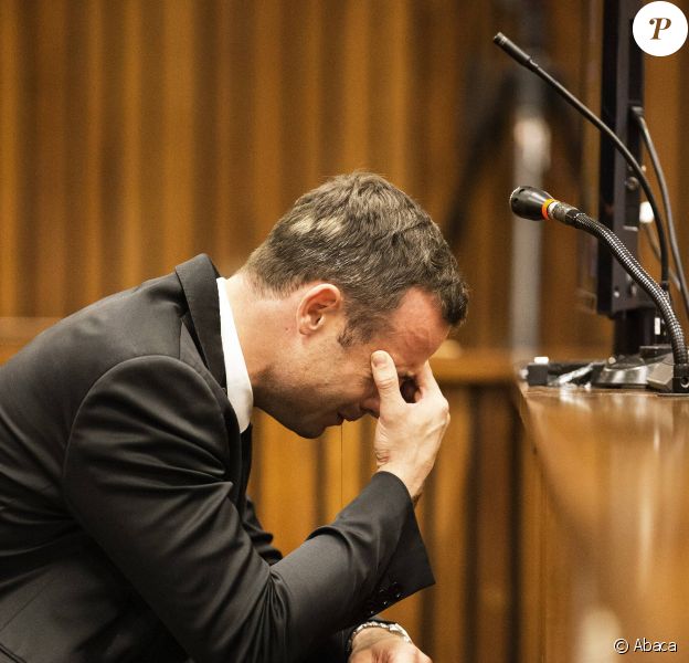 Oscar Pistorius lors de son procès devant le tribunal de Pretoria, où il doit répondre du meurtre de Reeva Steenkamp, le 6 mars 2014