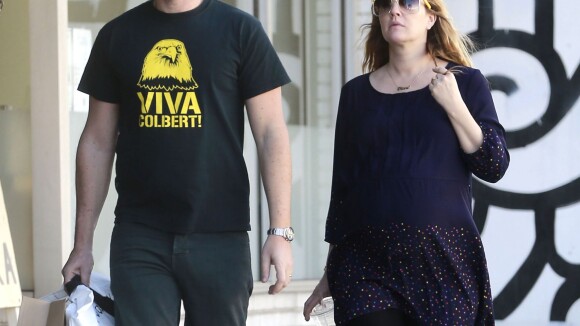 Drew Barrymore très enceinte : En balade avec son chéri et leur fille Olive
