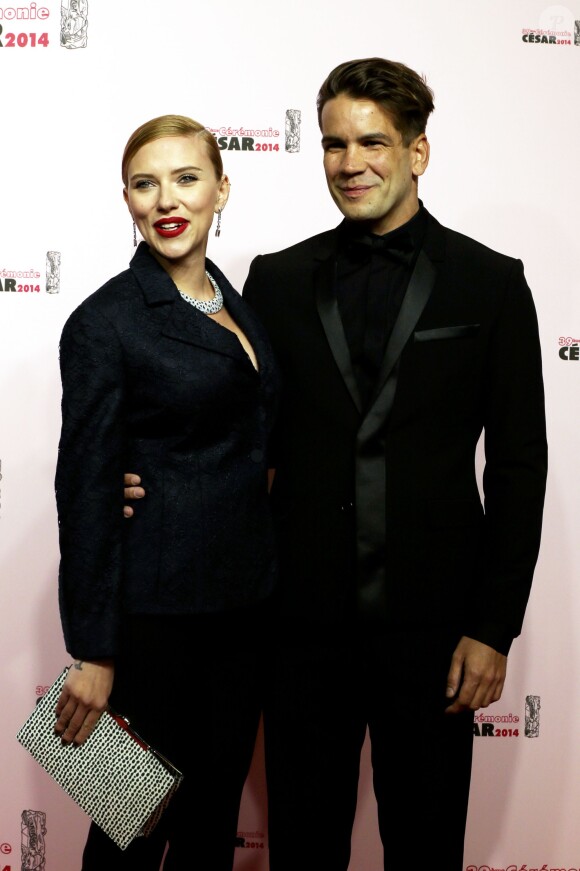 Scarlett Johansson (César d'honneur) et son fiancé Romain Dauriac lors des César le 28 février 2014