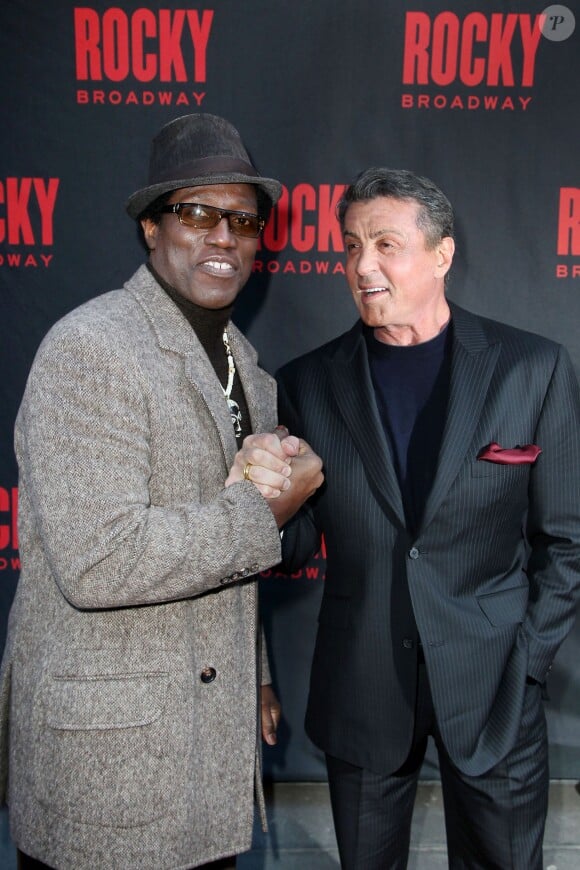 Wesley Snipes et Sylvester Stallone lors de la première de la comédie musicale "Rocky" à Broadway (New York), le 13 mars 2014.