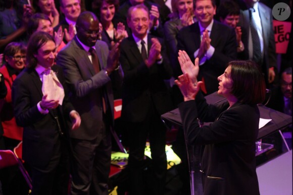 Cédric Villani, Bertrand Delanoë et Anne Hidalgo lors de son dernier grand meeting de campagne au Cirque d'Hiver à Paris, dix jours avant le premier tour des élections municipales, le 13 mars 2014.