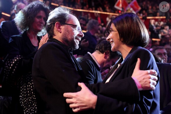 Denis Podalydès et Anne Hidalgo lors de son meeting de fin de campagne à Paris le 13 mars 2014 à dix jours des municipales.
