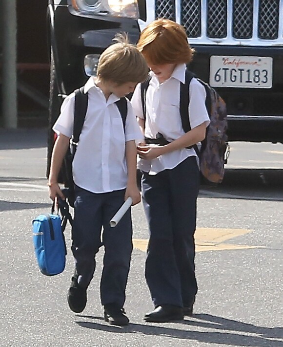 Exclusif - Les deux garçons de Julia Roberts, Phinnaeus et Henry, à Los Angeles le 7 mars 2014.