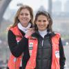 Maud Garnier et Laetitia Bléger lors du départ de la 24ème édition du Rallye Aïcha des Gazelles du Maroc au Trocadéro à Paris, le 15 mars 2014.