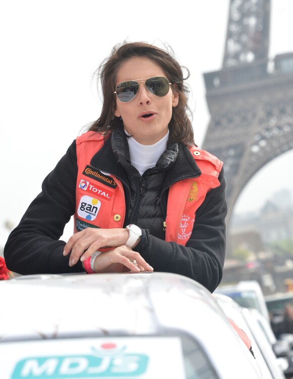 Laetitia Bléger lors du départ de la 24ème édition du Rallye Aïcha des Gazelles du Maroc au Trocadéro à Paris, le 15 mars 2014.