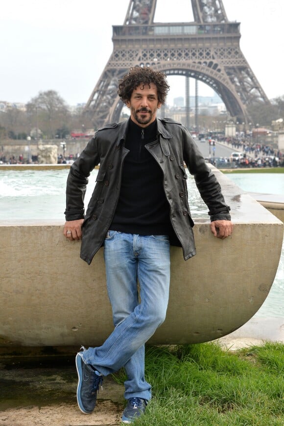 Tomer Sisley dans les jardins du Trocadéro à Paris, le 15 mars 2014.