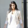 Kim Kardashian et sa soeur Kendall Jenner font du shopping et vont déjeuner à Beverly Hills le 15 mars 2014.