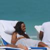 Kelly Rowland se détend avec son fiancé Tim Weatherspoon sur une plage de Miami, le 16 février 2014.