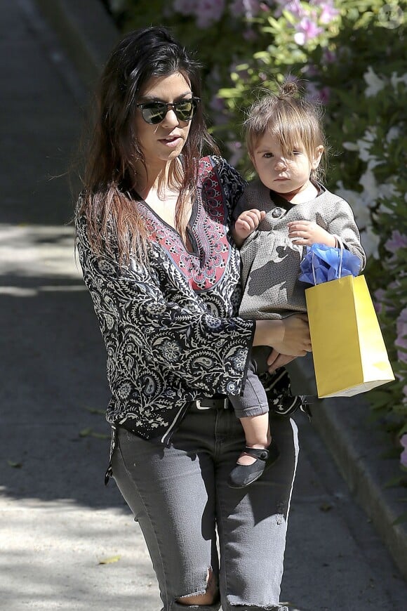 Kourtney Kardashian et Penelope à Beverly Hills. Le 8 mars 2014.