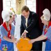 Le roi Willem-Alexander des Pays-Bas célébrait le 6 mars 2014 la réouverture du musée du fromage à Alkmaar.