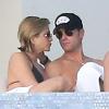 Justin Theroux et sa fiancée Jennifer Aniston lors de leurs vacances à Cabo San Lucas, le 29 décembre 2013.