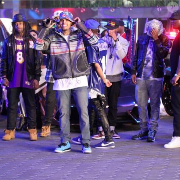 Coulisses du tournage du clip de Loyal, le nouveau single de Chris Brown avec les rappeurs Lil Wayne et Tyga.