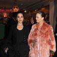 Vanessa et sa soeur Alysson Paradis lors du gala Sidactin à Paris le 30 janvier 2009