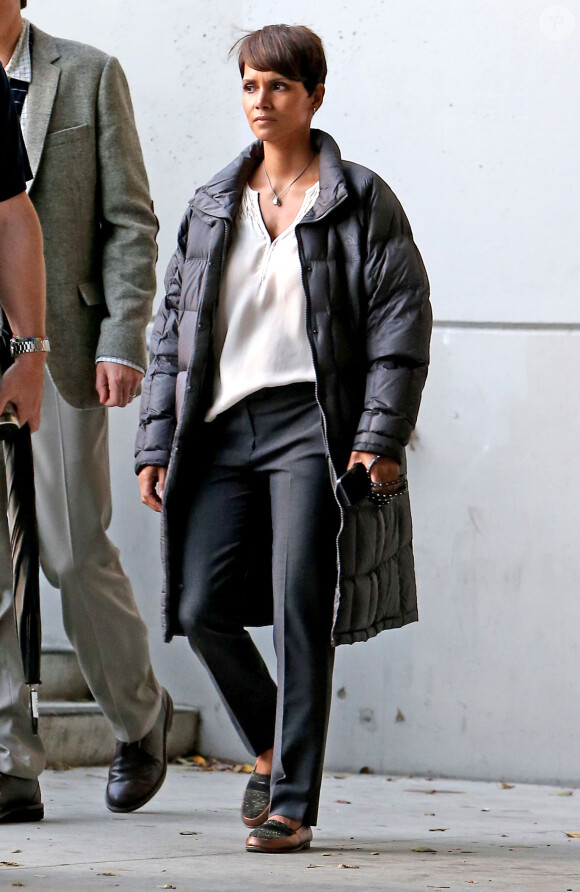 Halle Berry sur le tournage de "Extant" à Los Angeles, le 17 mars 2014.