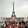 Départ de la 28e Course Du Coeur pour soutenir le don d'organes au Trocadéro à Paris, le 2 avril 2014