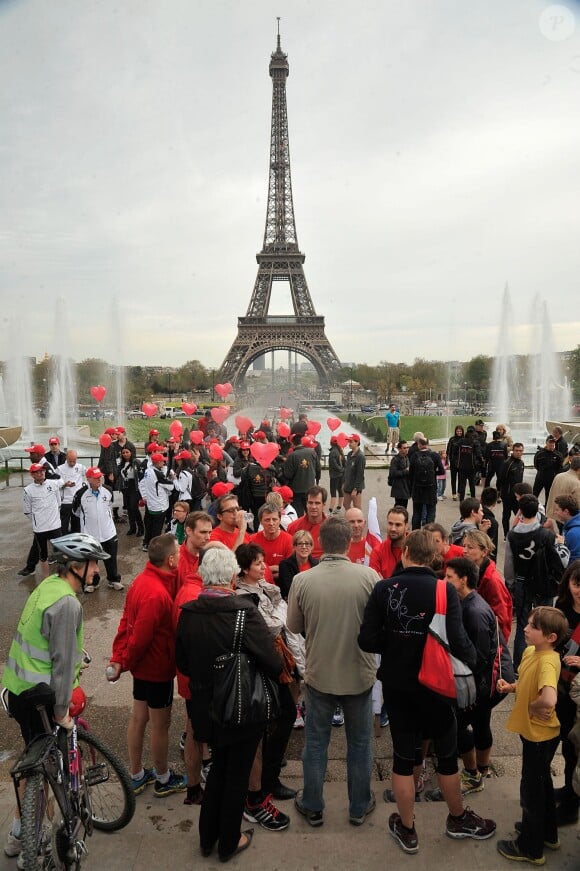 Départ de la 28e Course Du Coeur pour soutenir le don d'organes au Trocadéro à Paris, le 2 avril 2014