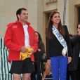  Marc Li&egrave;vremont et Marine Lorphelin (Miss France 2013) lors du d&eacute;part de la 28e Course Du Coeur pour soutenir le don d'organes au Trocad&eacute;ro &agrave; Paris, le 2 avril 2014 