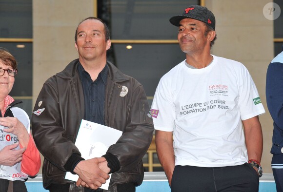 Yannick Noah lors du départ de la 28e Course Du Coeur pour soutenir le don d'organes au Trocadéro à Paris, le 2 avril 2014