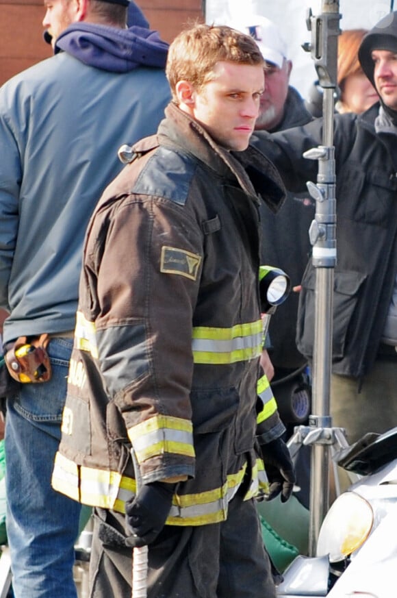 Jesse Spencer sur le tournage de Chicago Fire à Chicago le 30 novembre 2012.