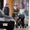 Exclusif - La princesse Madeleine de Suède, son mari Chris O'Neill et leur fille se promènent dans les rue de New York le 29 mars 2014.