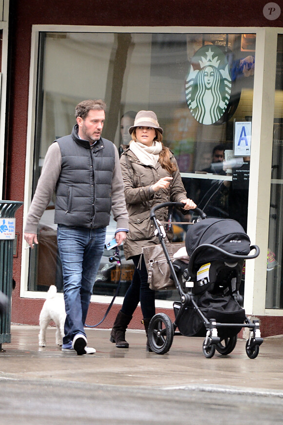 Exclusif - La princesse Madeleine de Suède, Chris O'Neill et leur fille Leonore se promènent dans les rue de New York le 29 mars 2014.
